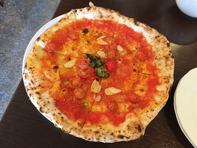Pizzeria la Rossaのマリナーラ
