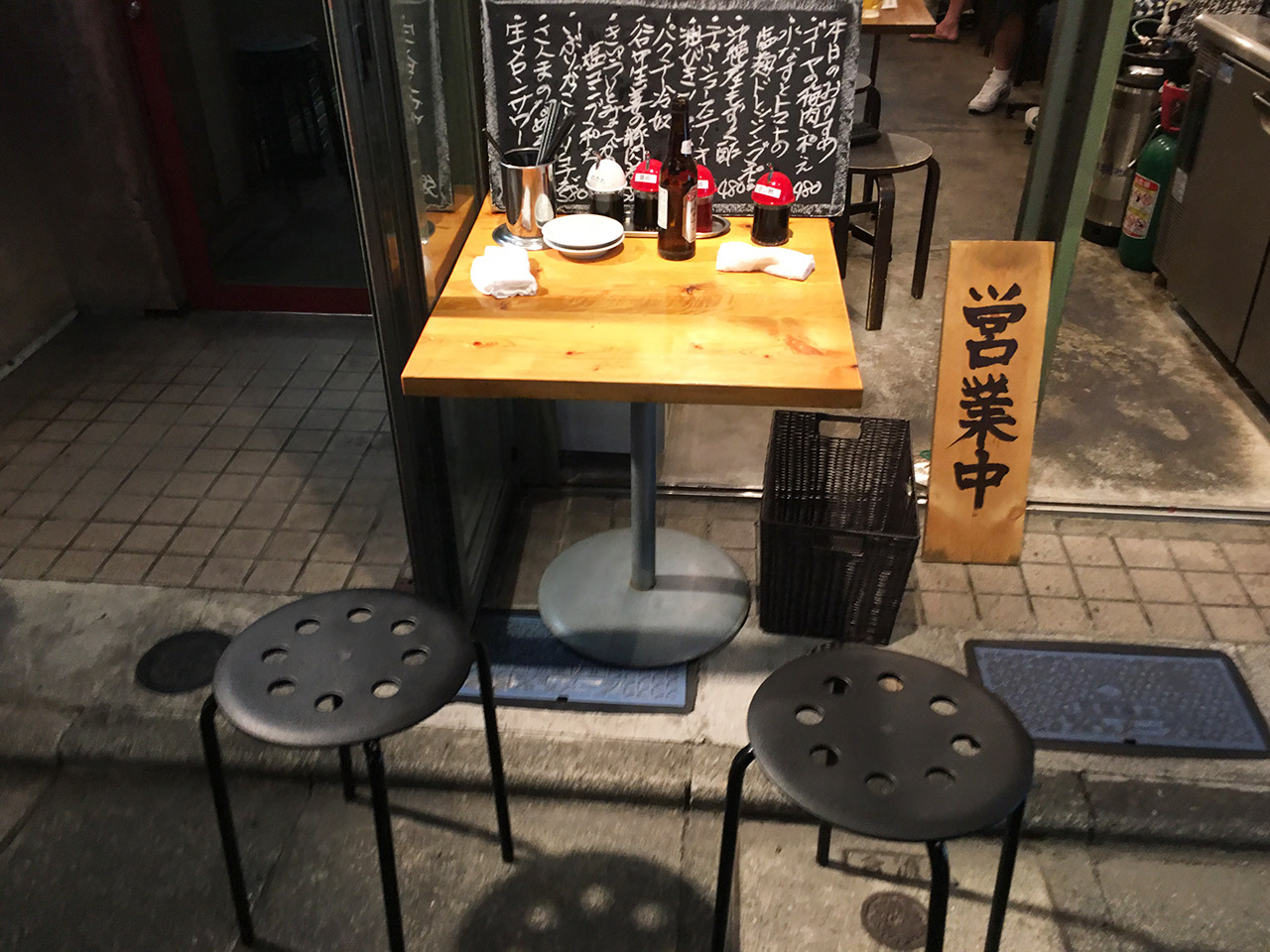musashikoyama-fukuniku-outside-table