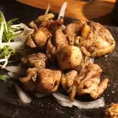 池袋の焼き鳥屋「くりやま」の炭火焼きの焼き鳥がうまかった！