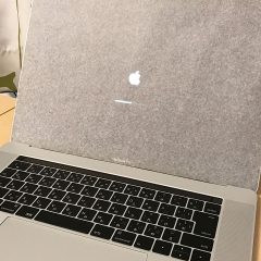 MacBook Pro Late 2016を購入！サクサク動いて快適だし、Touch Barが思ったより便利！