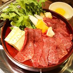 馬肉「三村」の馬刺しと馬焼きとすき焼きがうますぎる！ #新宿名店横丁