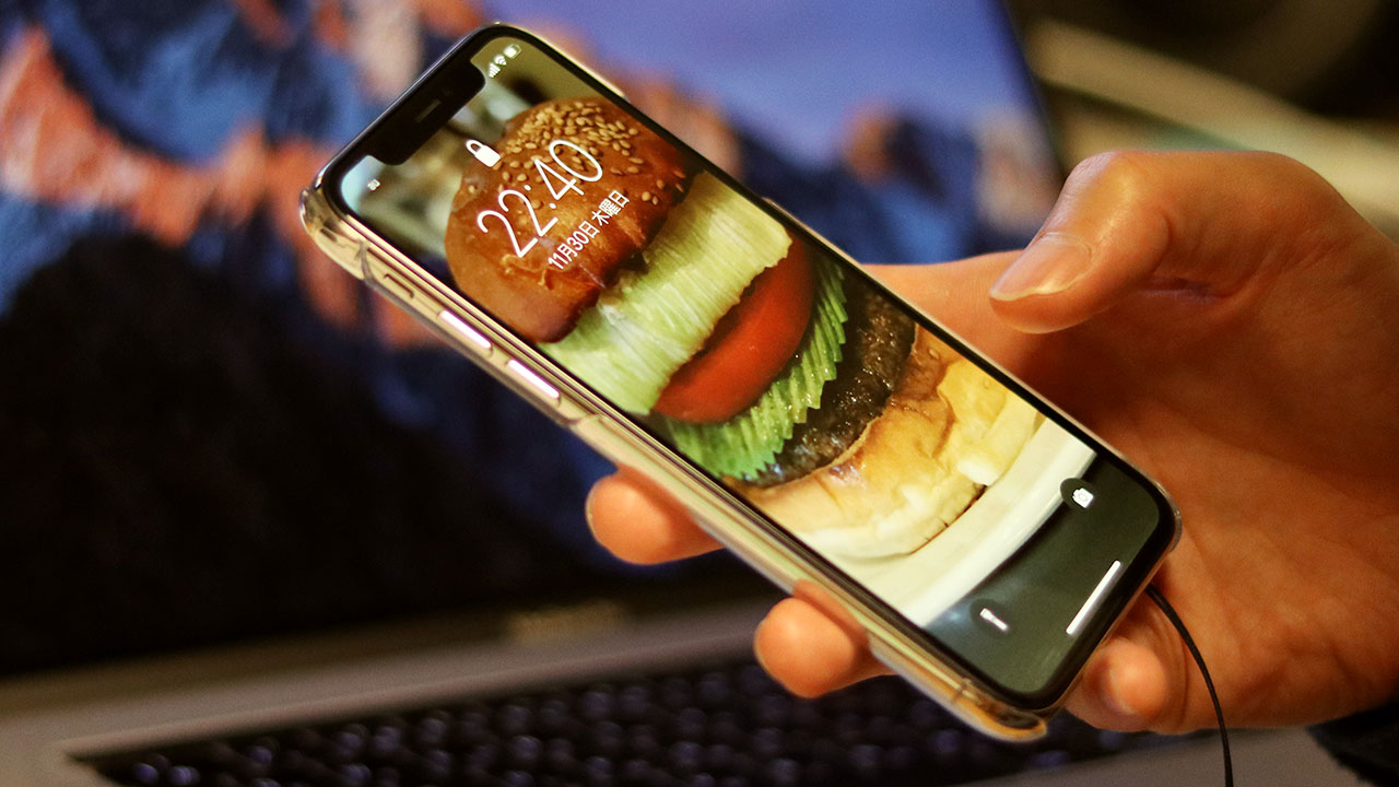iPhone Xの「ディスプレイに触ると画面が点灯」機能をオンオフする方法