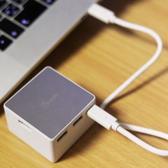 USB Type-C接続で電源もとれるミニドッキングステーションがMacで使いやすくていい感じ！