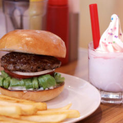 関連記事『末広町「BURGER＆MILKSHAKE CRANE」の王道でシンプルなハンバーガーがうまい！』のサムネイル画像