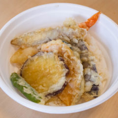 武蔵小山の蕎麦屋「ちりん」のテイクアウトできる天丼・とり天タルタル丼がうまい！