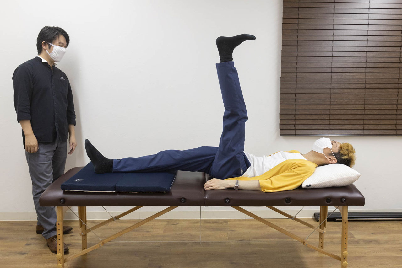 【新品】CURE:RE（キュアレ）ASHI MAKURA［腰・足ケア 整体器具］未使用の新品です