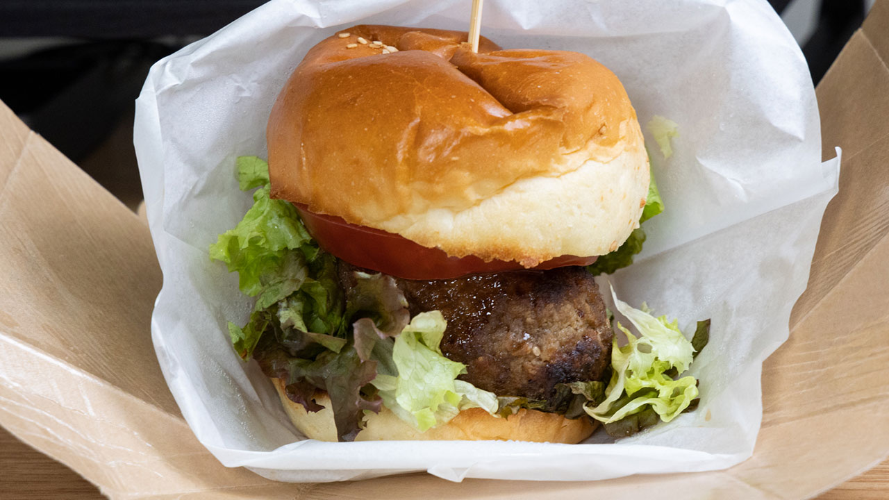 デリバリー専門店「太田のハンバーグ＆ハンバーガー」の肉厚でフワフワ食感のハンバーグがおいしかった