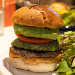 鶯谷「CANNONBALL DINER」のアボカドバーガーがうますぎる！東京都内屈指のハンバーガー！