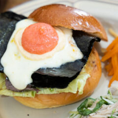 蒲田「KAKUMEI Burger＆cafe」の大田区海苔めんたいマヨバーガーがうますぎる