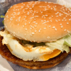 マクドナルド「焦がしにんにくマヨたまごてりやき」を食べました