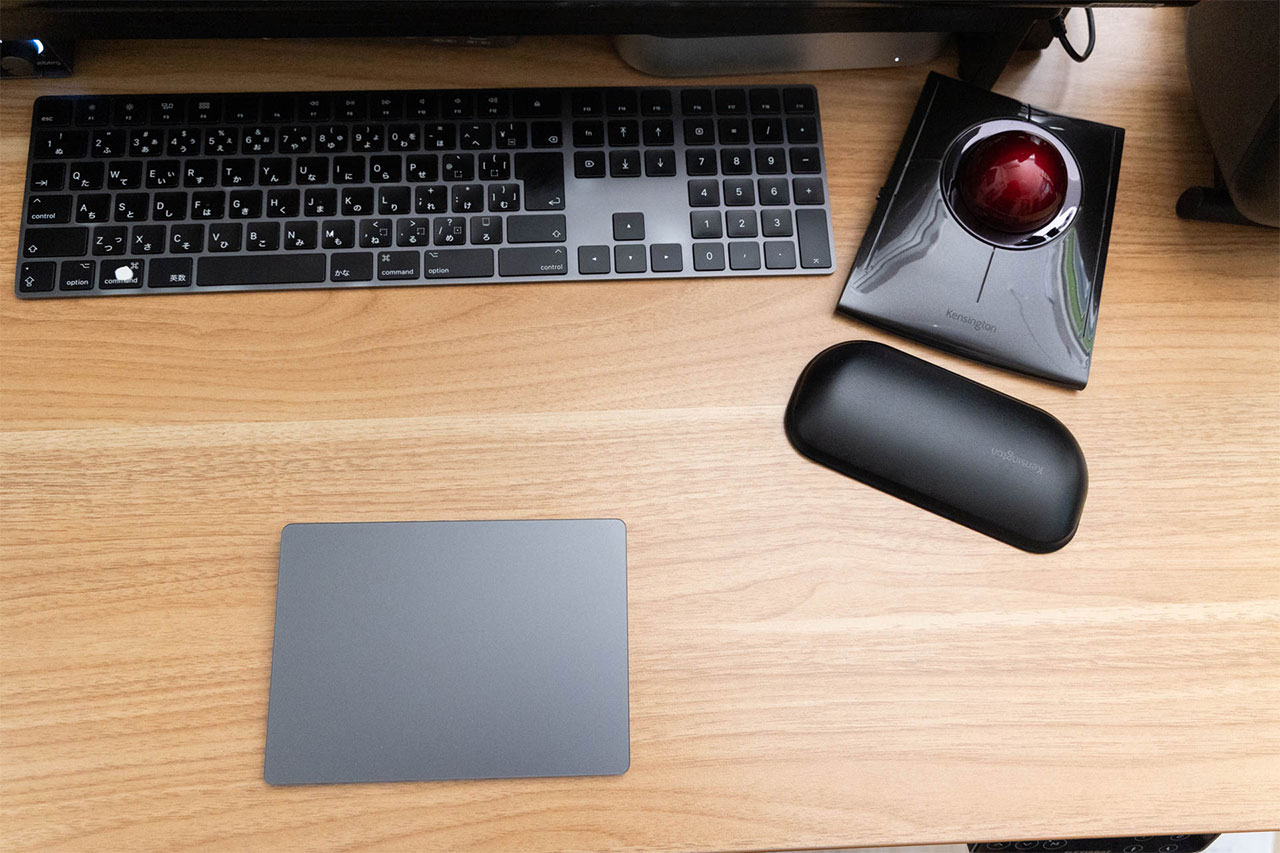 デスクに置いたSlimBlade Pro