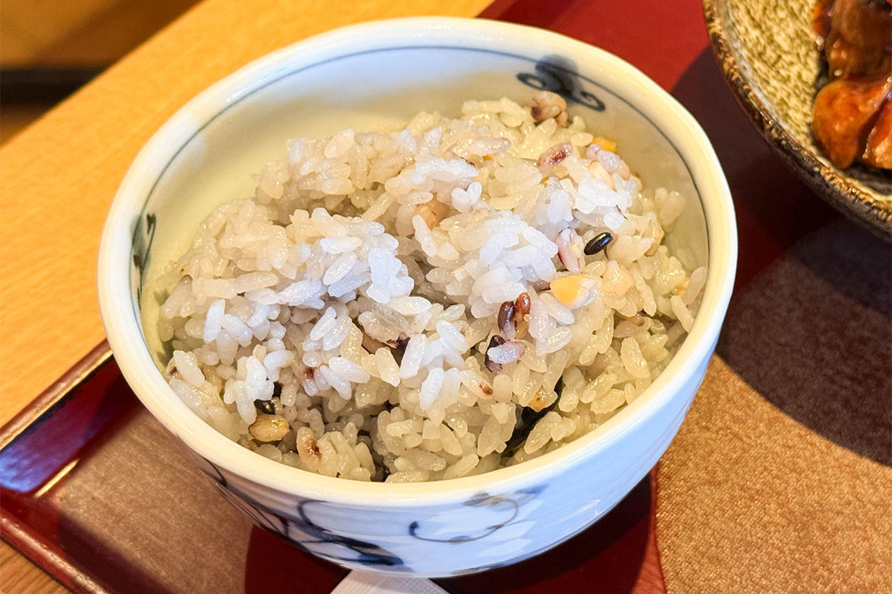 雑穀ご飯を選んだランチのご飯