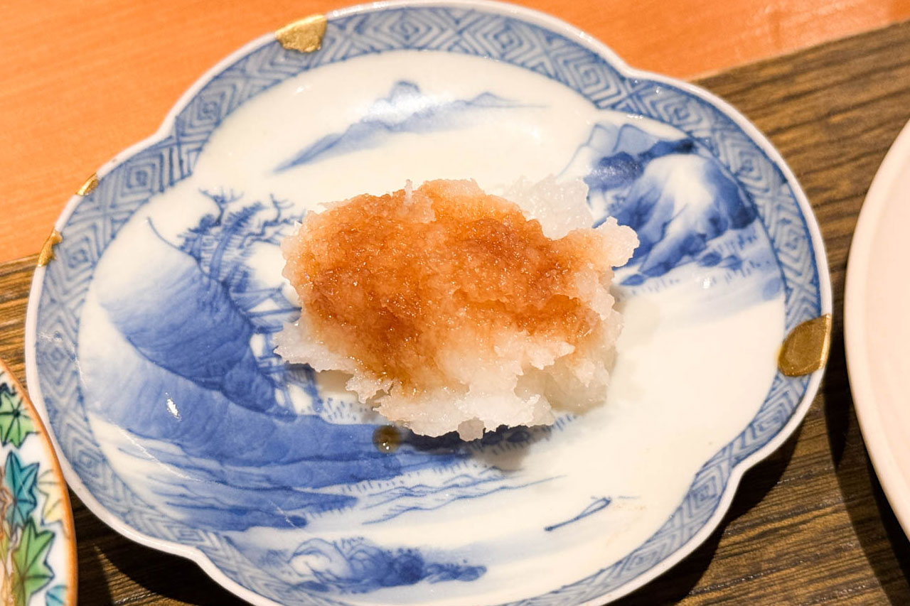 天七で天ぷらの合間にいただいた大根おろし