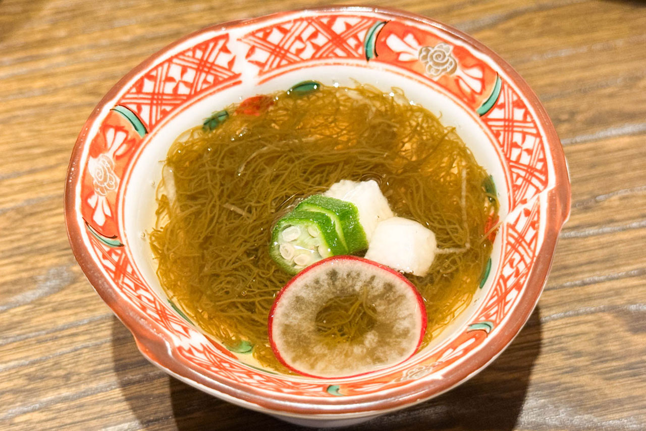 天七のランチコースで出てきたもずく酢