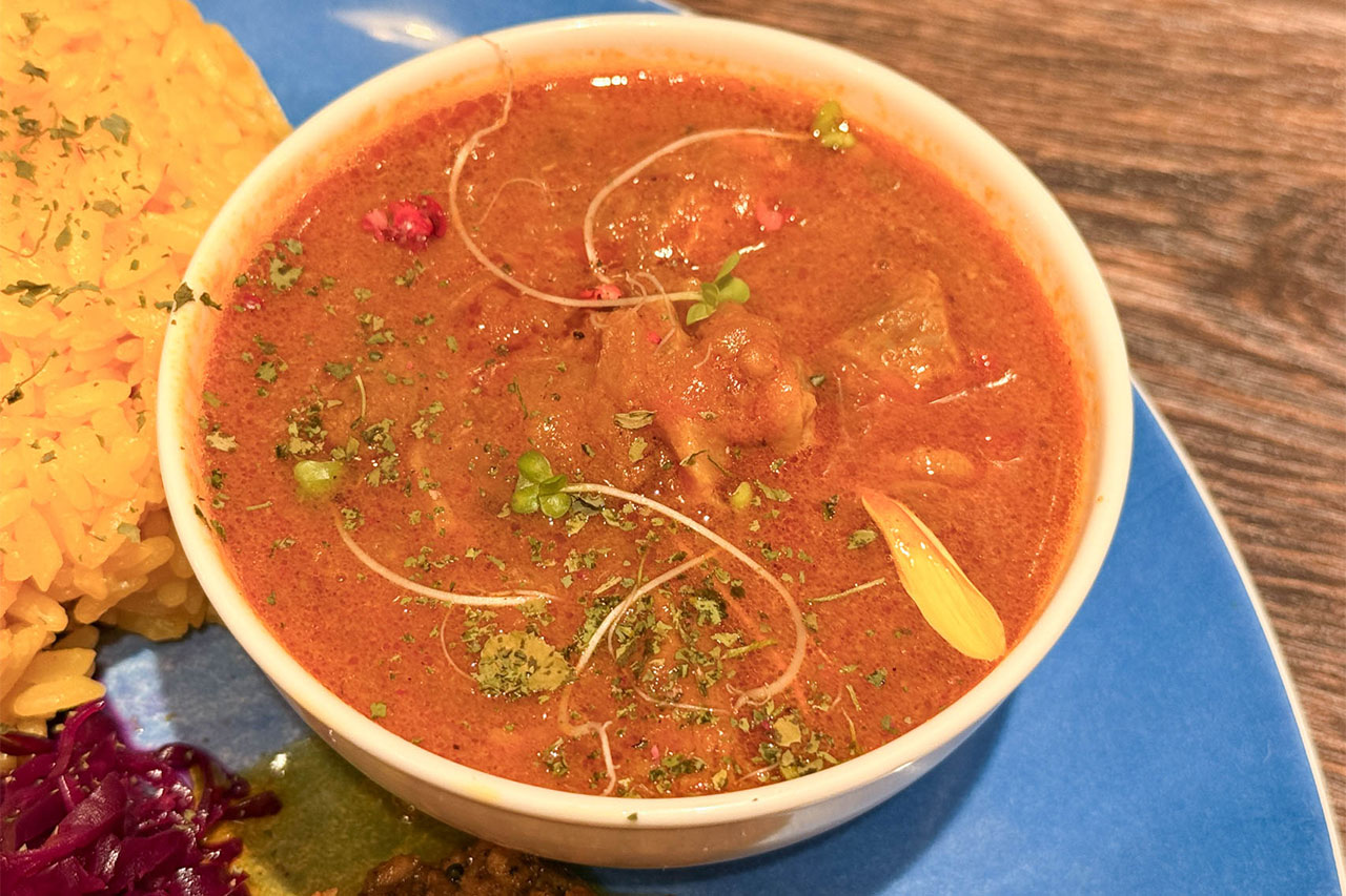 curry stand スパイスギャングのポークビンダルーカレー