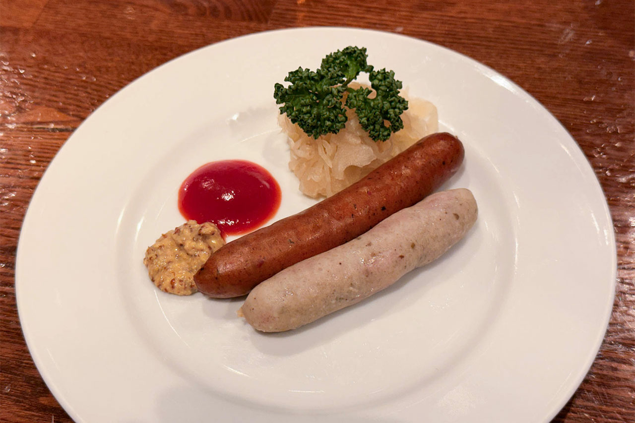麦酒倶楽部ポパイのソーセージとザワークラウト