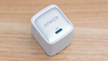 旅行用にMacBook Airを充電できる「Anker Nano II 65W」を購入！軽くて最高です！