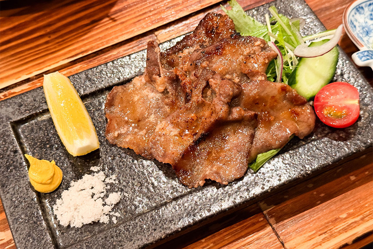 牛鍋酒場 さかもと牛のタン元の網焼き