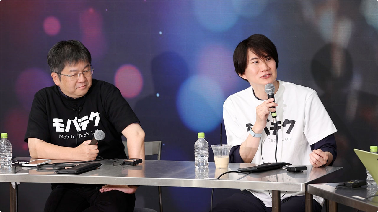 矢崎飛鳥さんがモバテクTシャツ姿で話すYouTube限定公開収録の様子