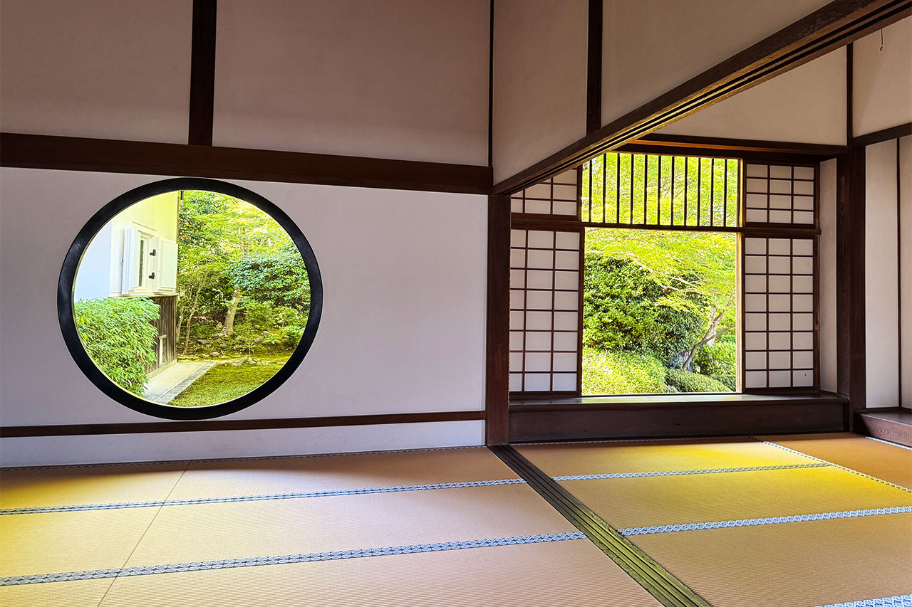 源光庵の悟りの窓と迷いの窓
