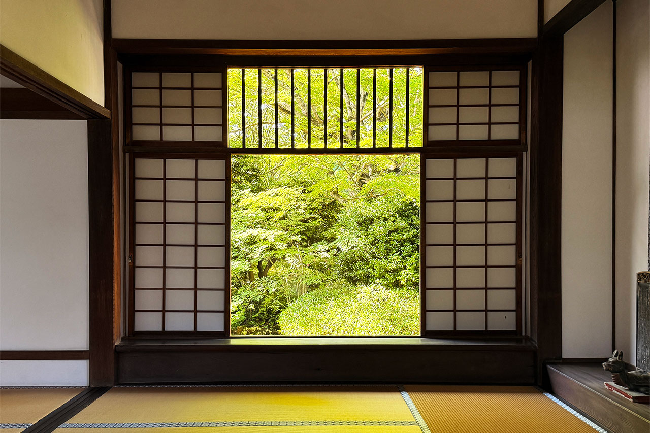 源光庵の四角い迷いの窓