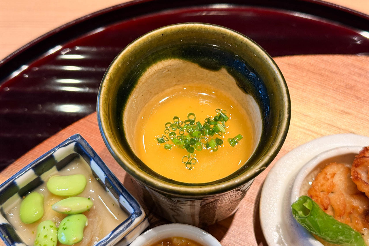 出汁の旨みを楽しめるすっぽんの茶碗蒸し