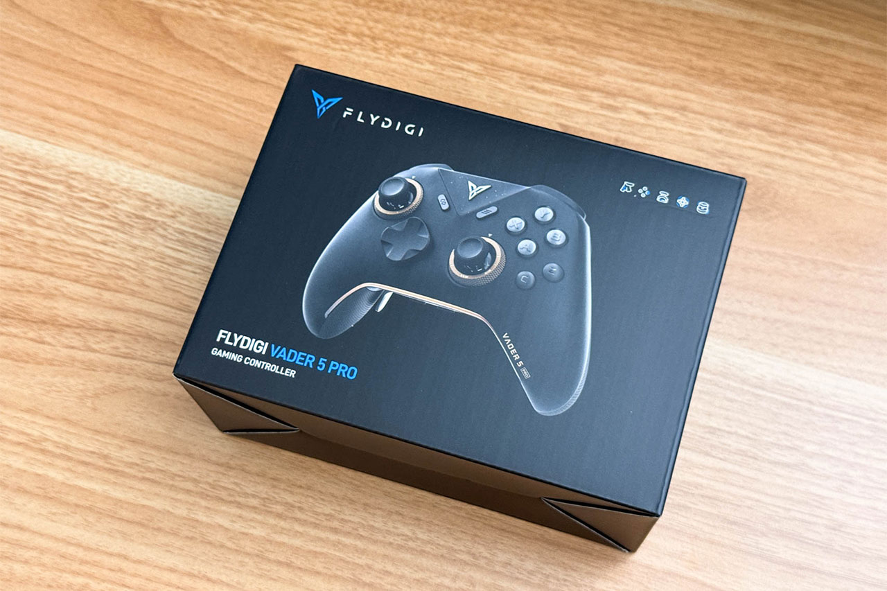 Flydigi Vader 5 Proのコントローラーが描かれたパッケージ