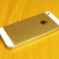 iPhone 5s 64GBモデルのゴールドをauオンラインショップにて購入しました